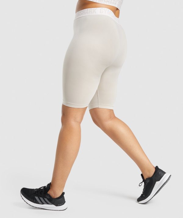 Fit Seamless Cycling Shorts - Image 3