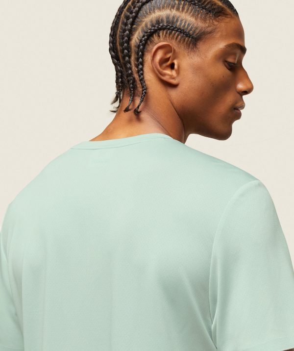 everywear Tech Tee - Image 5