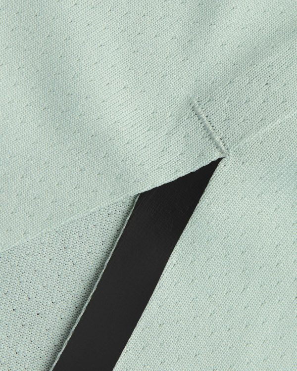 everywear Tech Tee - Image 7