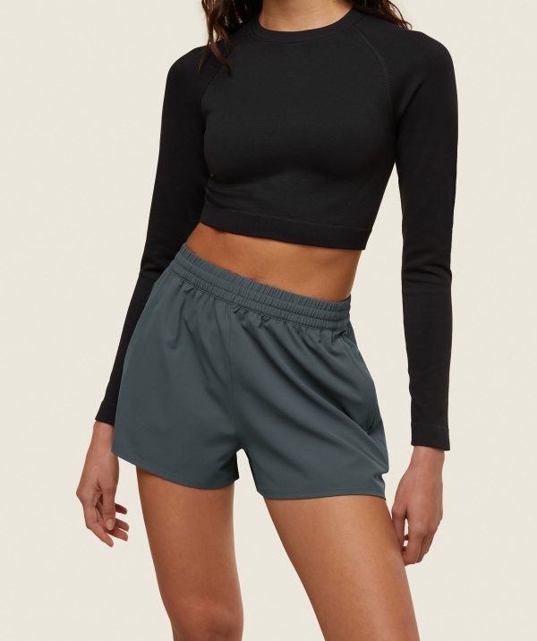 everywear Lightweight Shorts - Image 4
