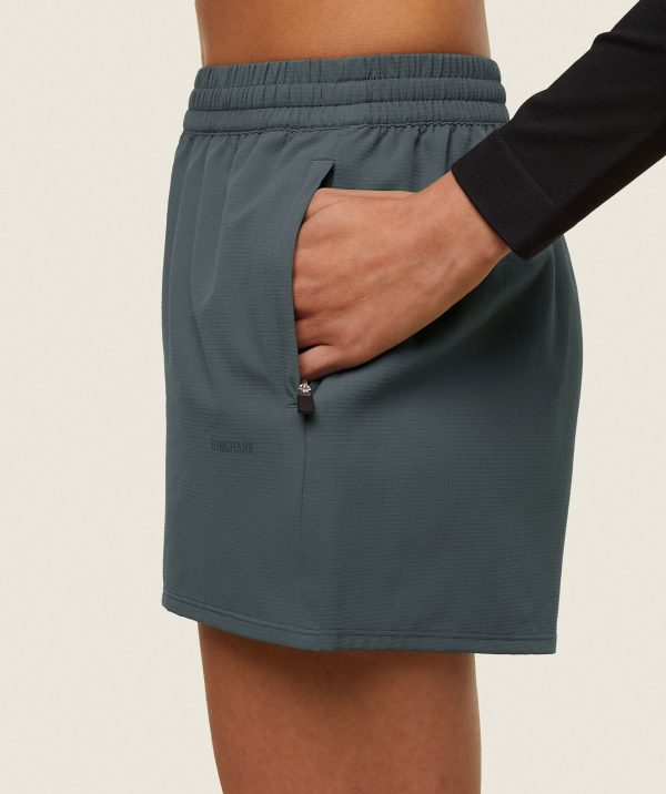 everywear Lightweight Shorts - Image 5