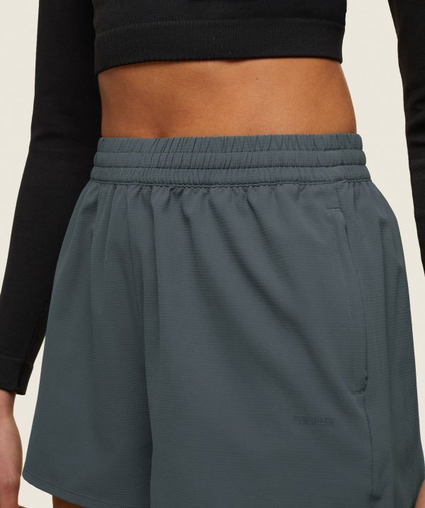 everywear Lightweight Shorts - Image 7