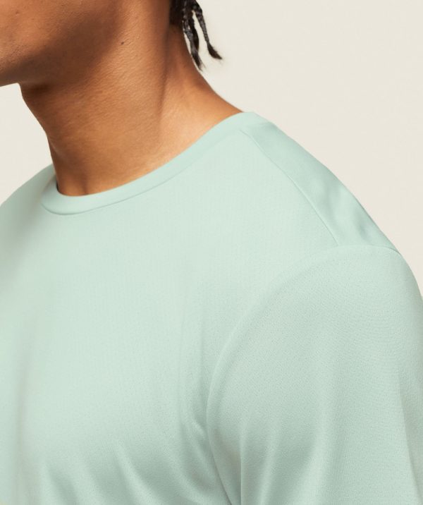 everywear Tech Tee - Image 8