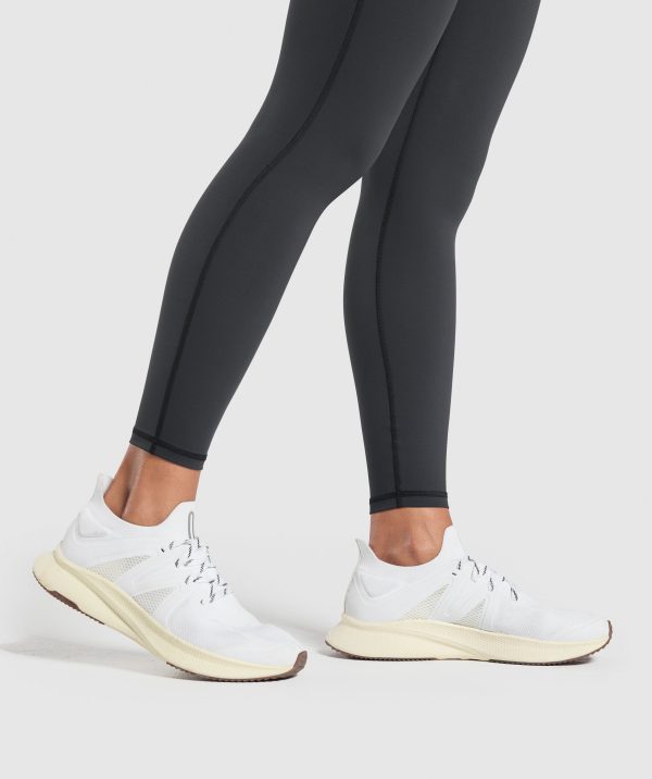 Elevate Short Leggings - Image 7
