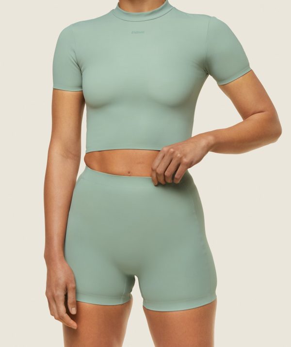 everywear Cropped Active Tee - Image 4
