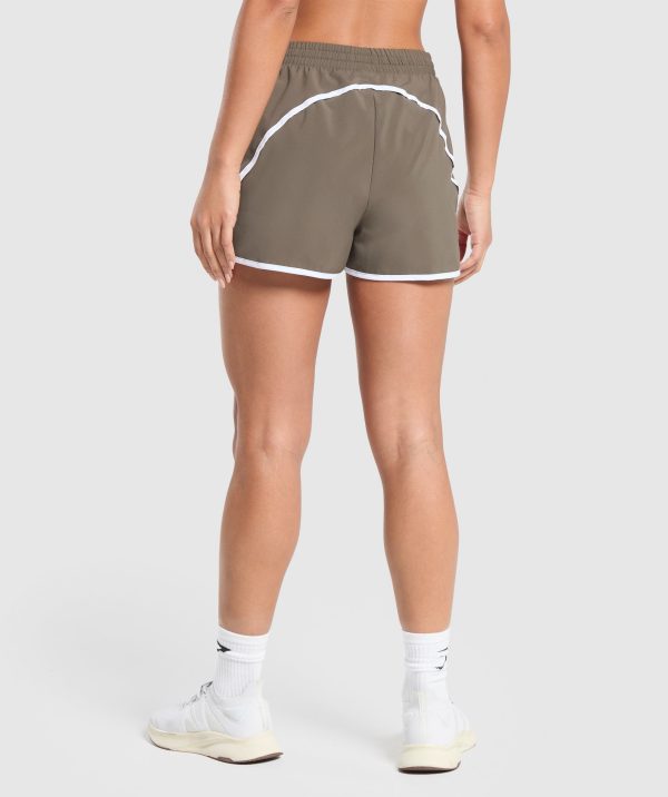Training Contrast Loose 2.5" Shorts - Image 2